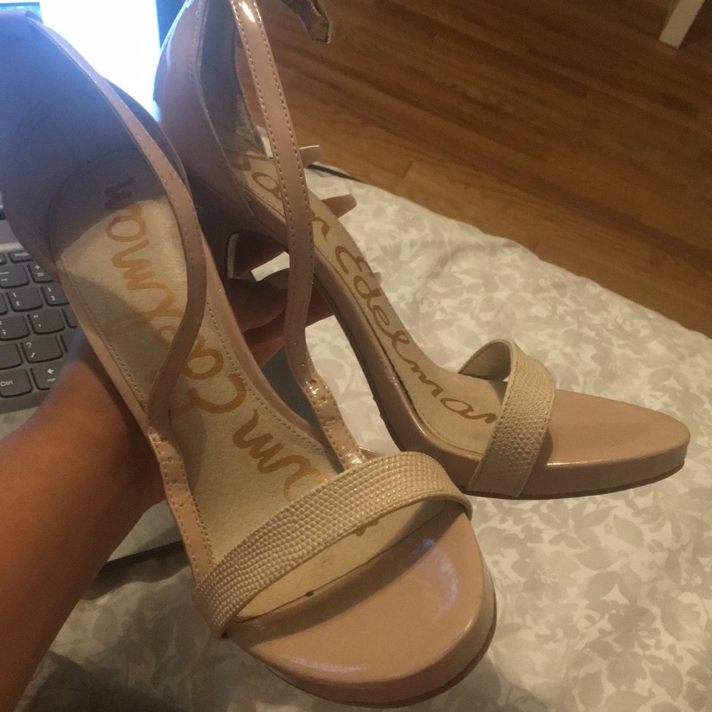 Sam Edelman nude snake skin strap heels